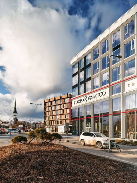 Коммерческая, Laeva tn 1, Porto Franco